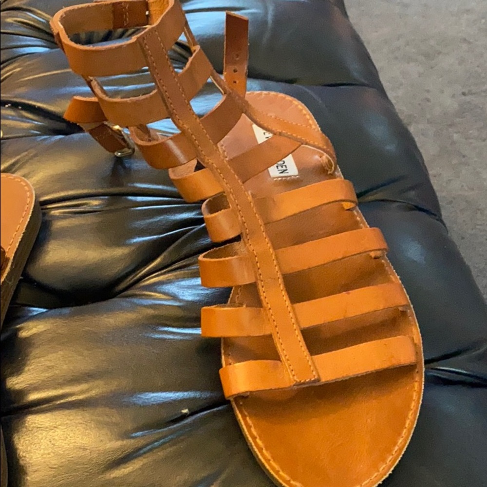 Steve Madden gladiators size 9